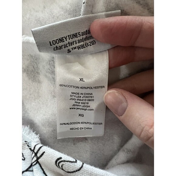 Looney Tunes Juniors Cropped Hoodie Sweatshirt Size XL Taz Tweety Bugs Bunny - Picture 6 of 7